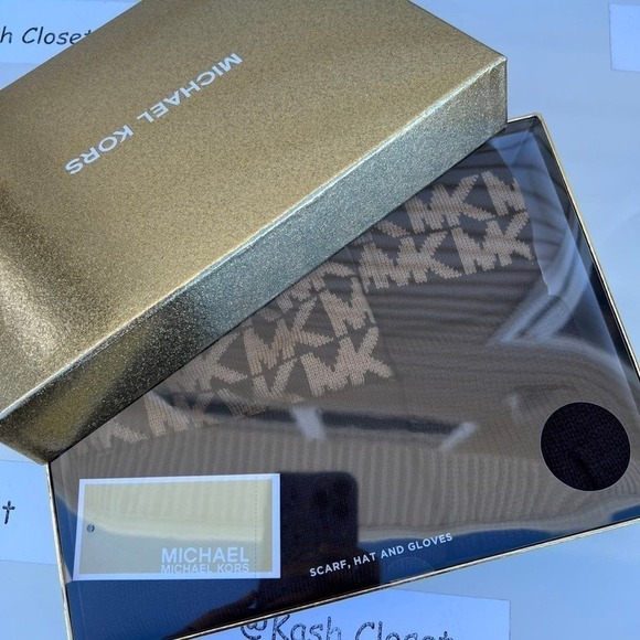 Michael Kors Hat,Gloves & Scarf Set MK Signature Cold Weather Chocolate - Picture 2 of 10